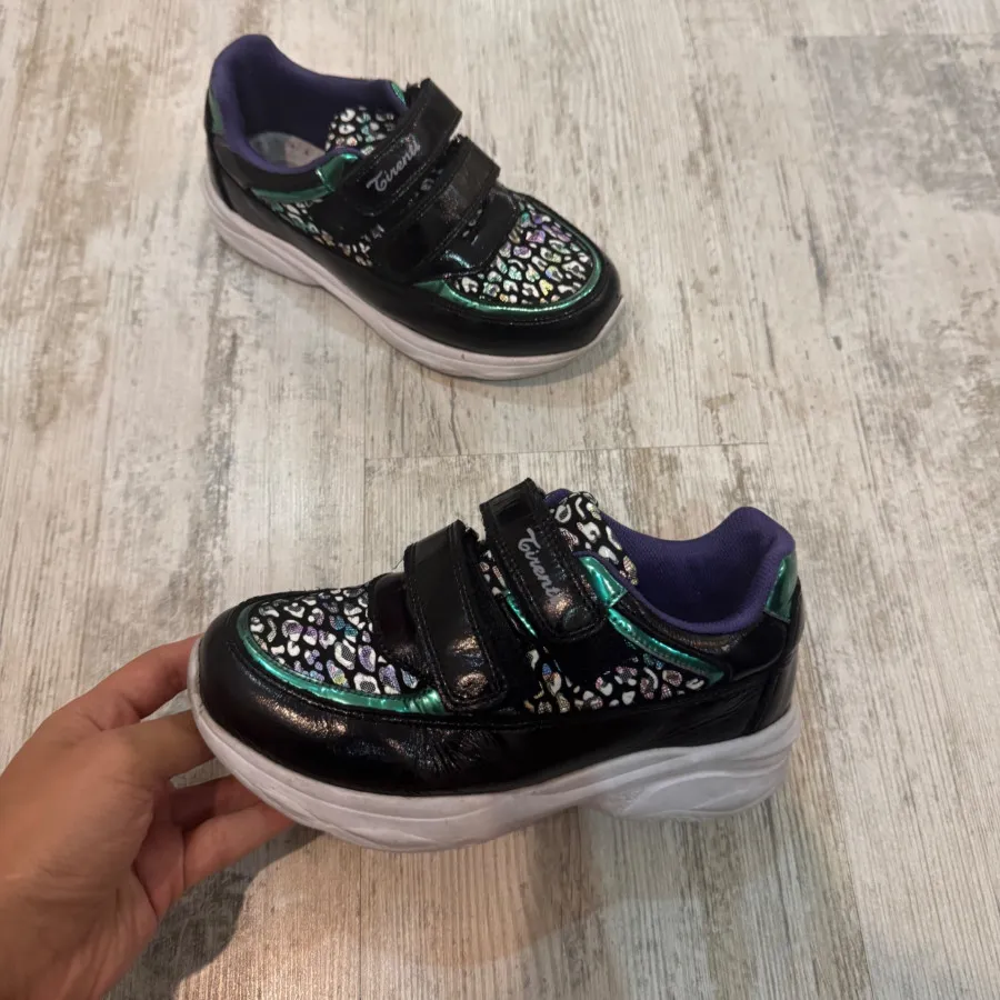 کفش بچه گانه ترک