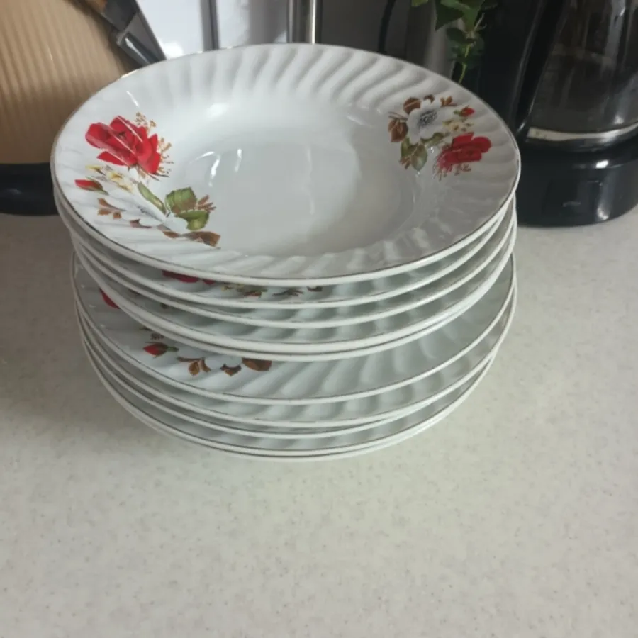 سرویس گلسرخی  قدیمی