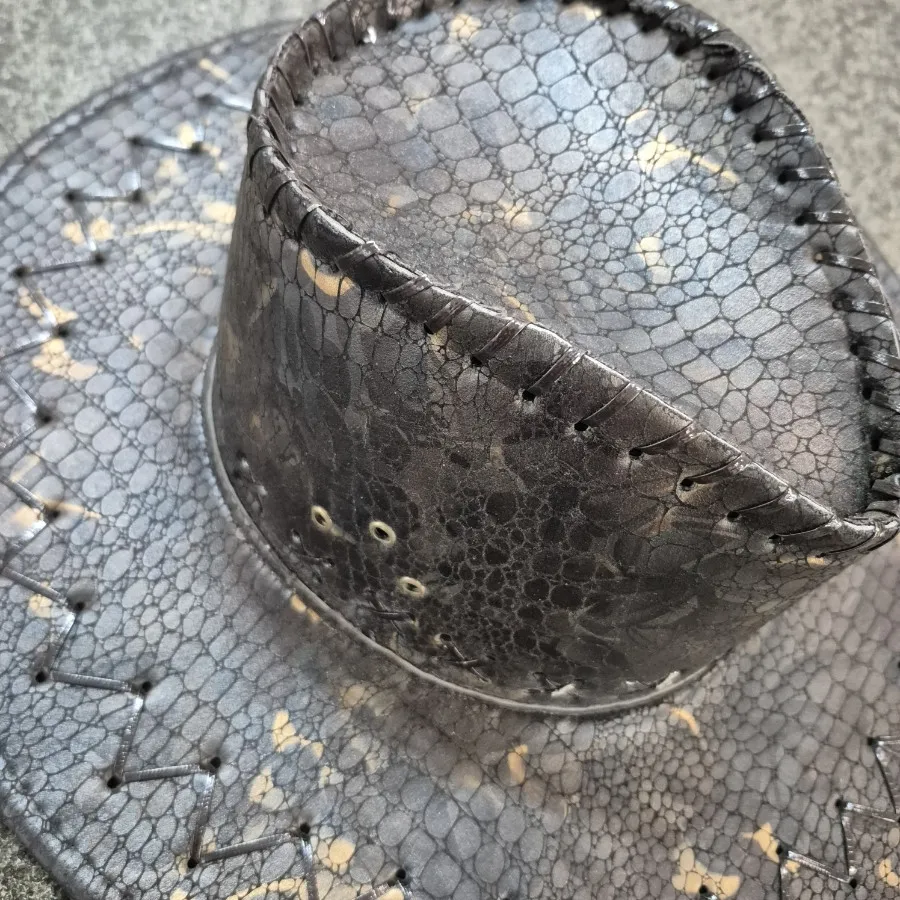 کلاه لبه دار