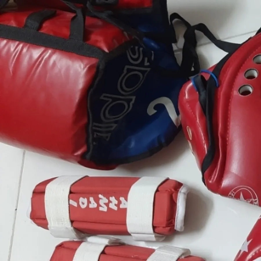 لباس ورزش رزمی 7تکه