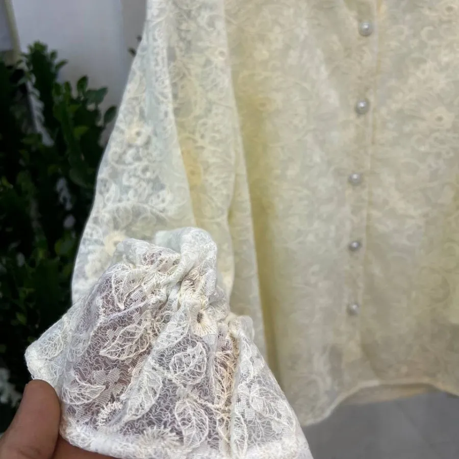 شومیز گلدوزی شده