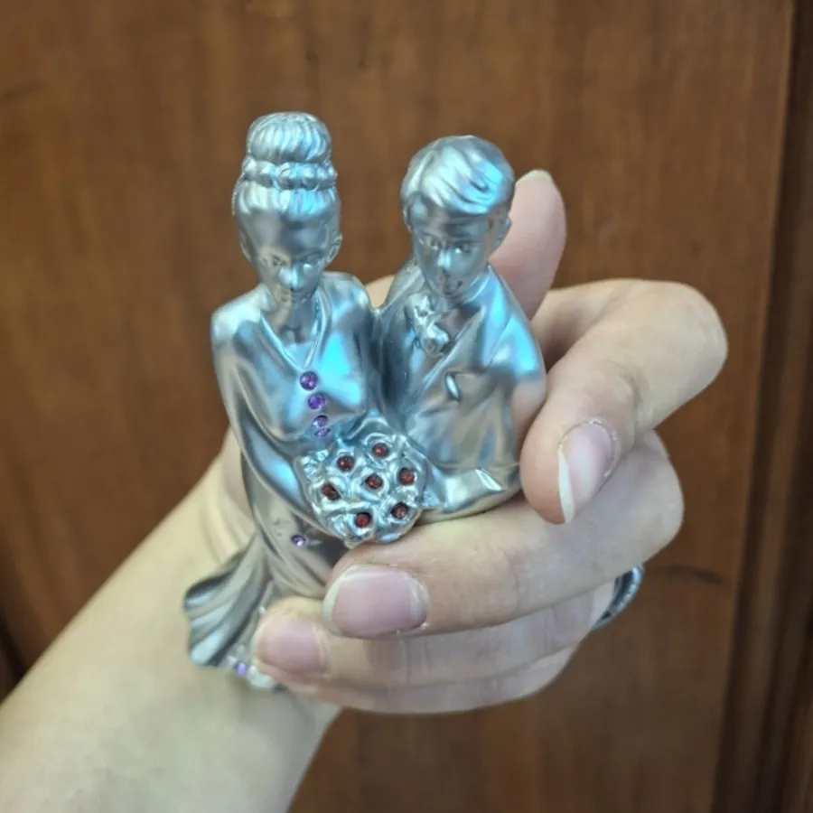 مجسمه عروس و داماد