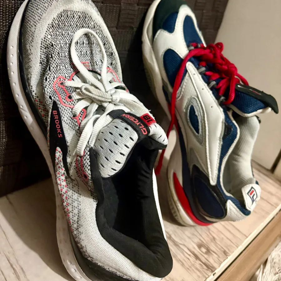 دو جفت کفش اسپرت