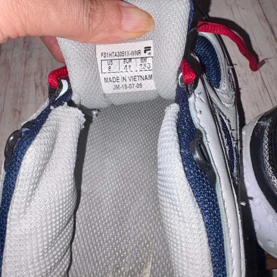 دو جفت کفش اسپرت