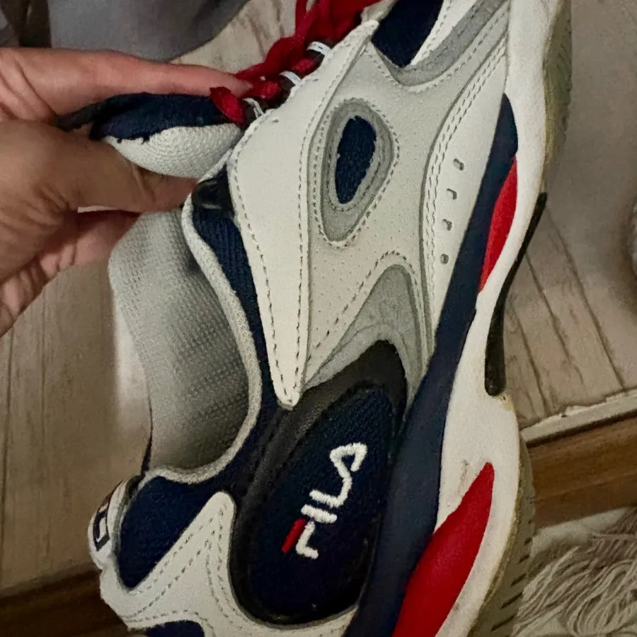 دو جفت کفش اسپرت