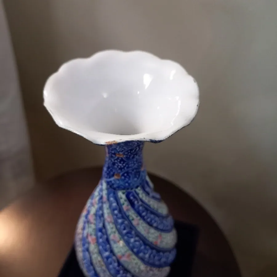 گلدان میناکاری اصفهان