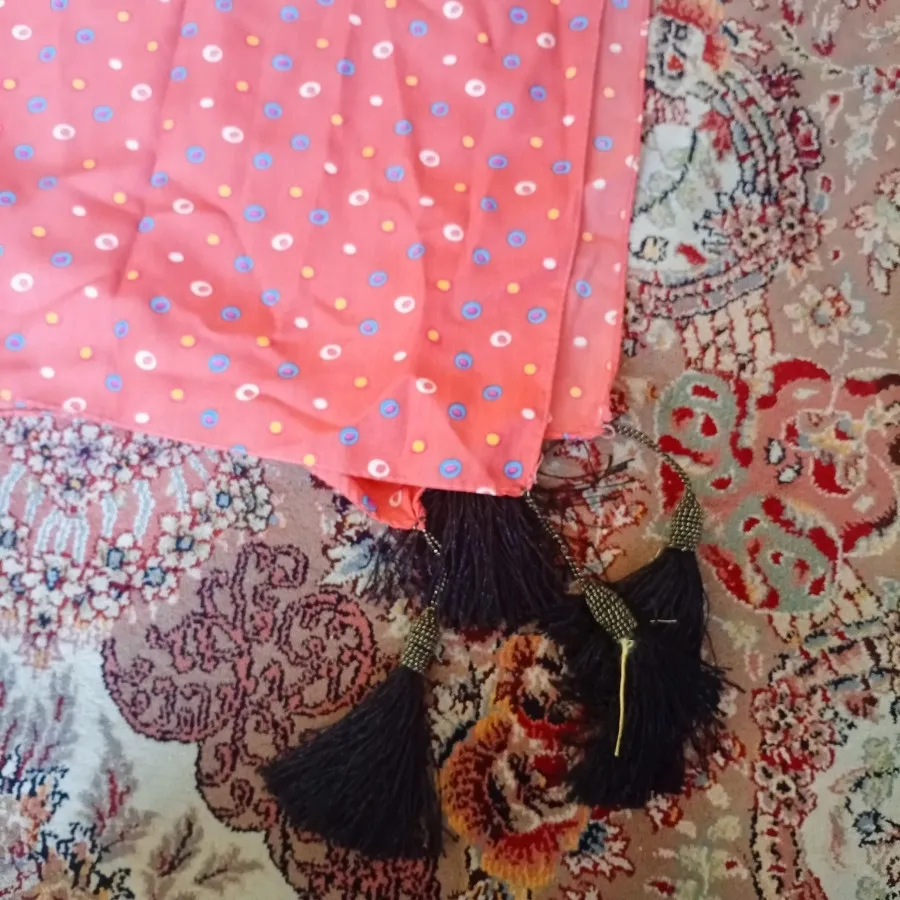 شال منگوله دار