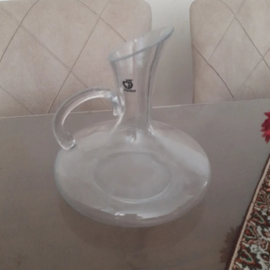 گلدان و گل مصنوعی