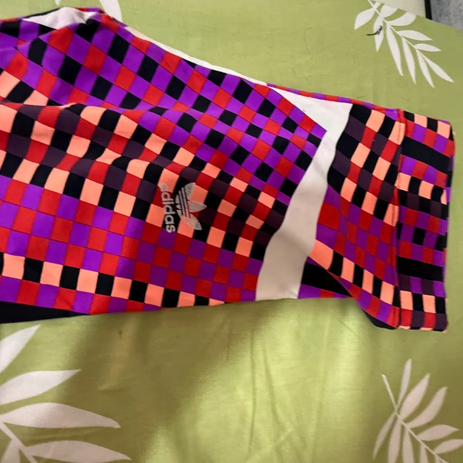 لگ ورزشی ادیداس