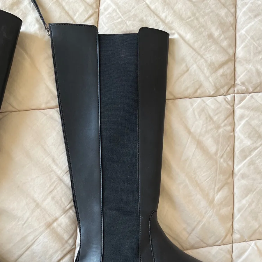 بوت بلند تا زانو