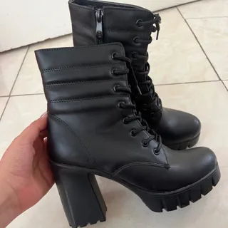 نیم بوت پاشنه بلند