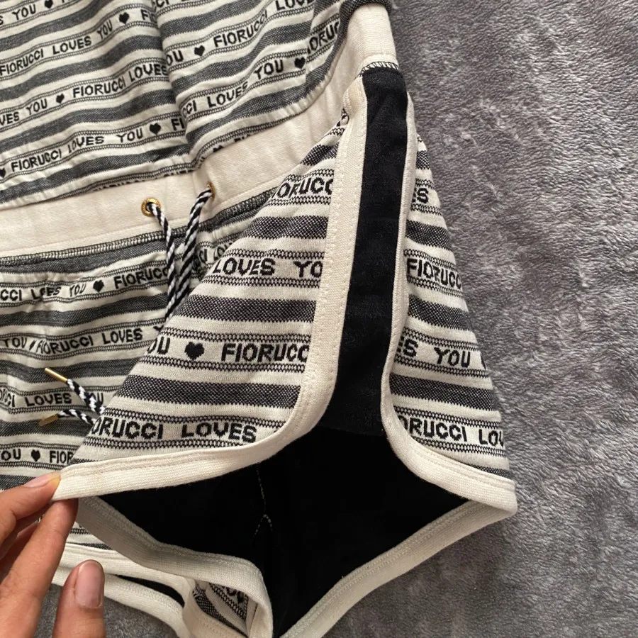 بیلرسوییت یا نیمتنه شورتی