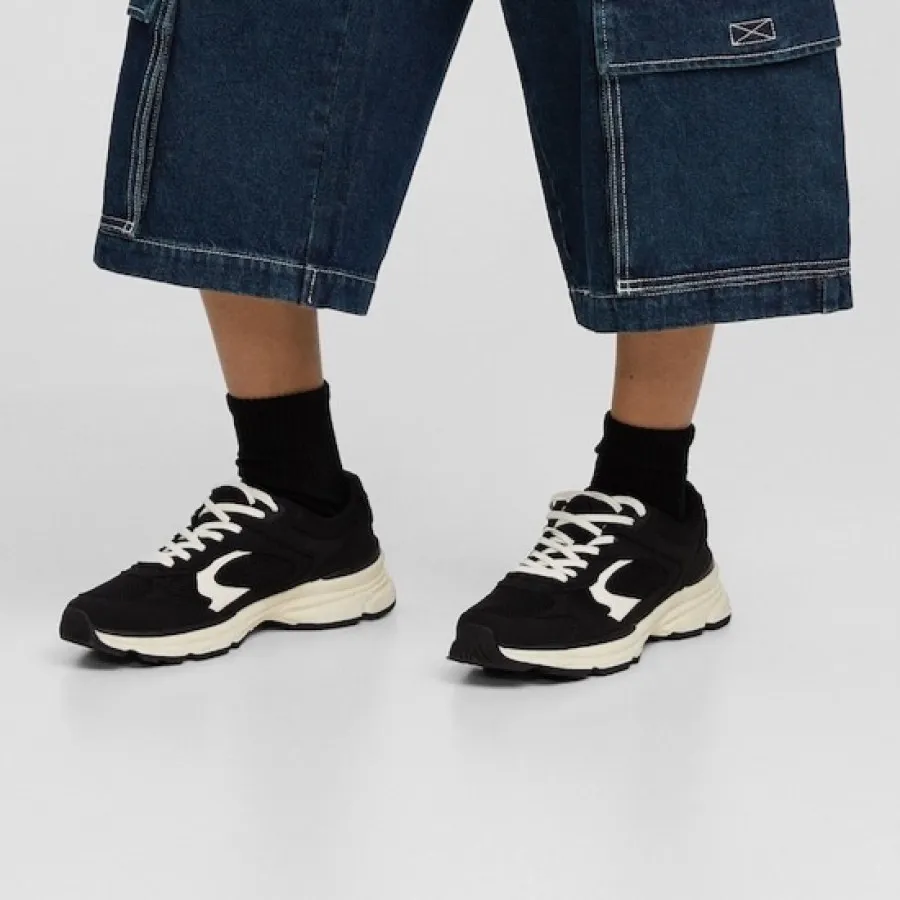 کفش برشکا 37