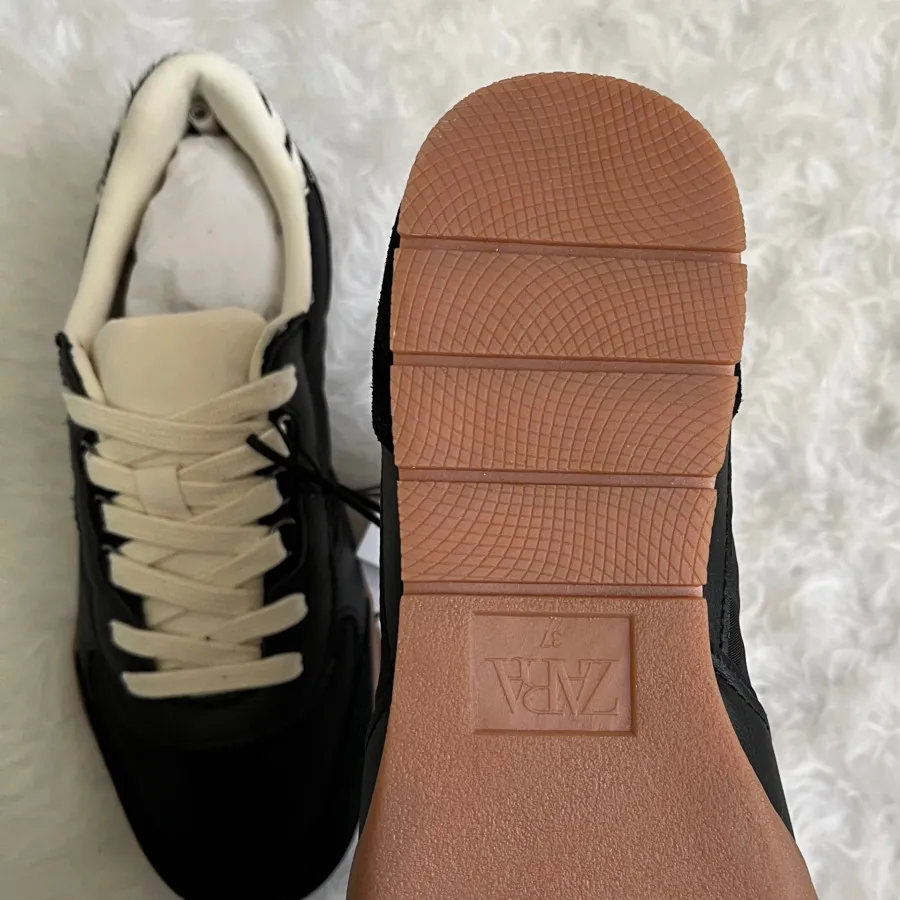 کتونی مشکی زارا