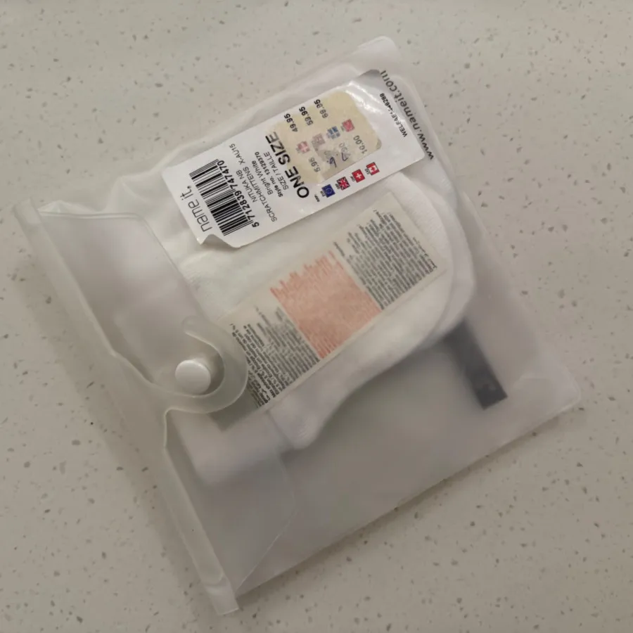 جوراب و دستکش نوزادی