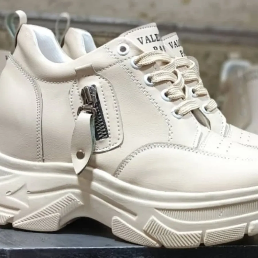 کتونی دخترانه لژ بلند