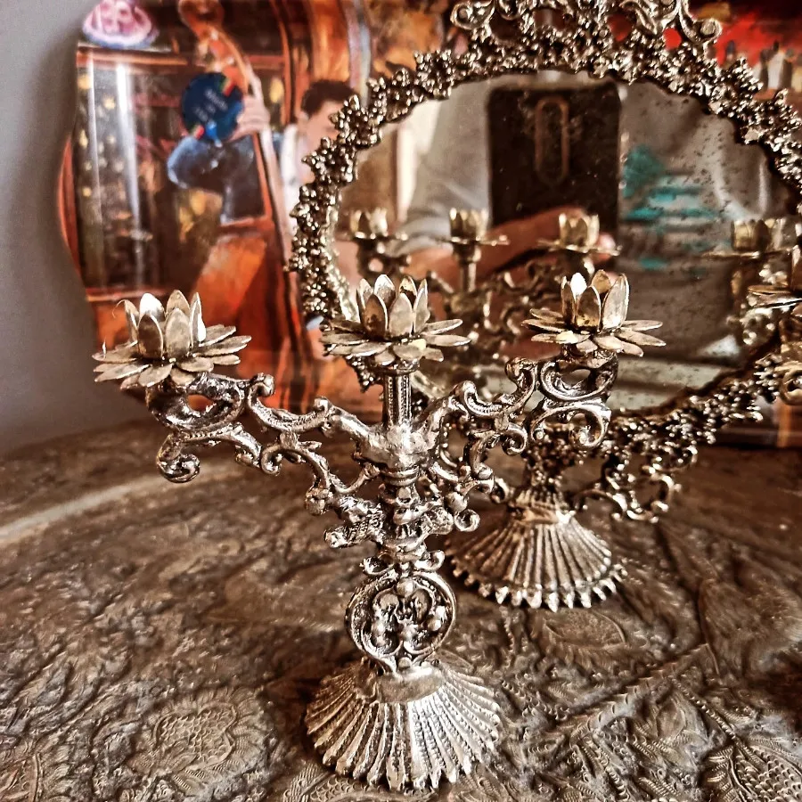 آیینه و شمعدان