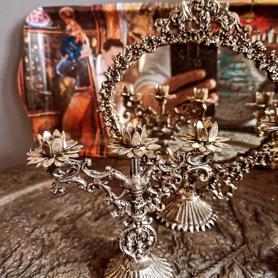 آیینه و شمعدان