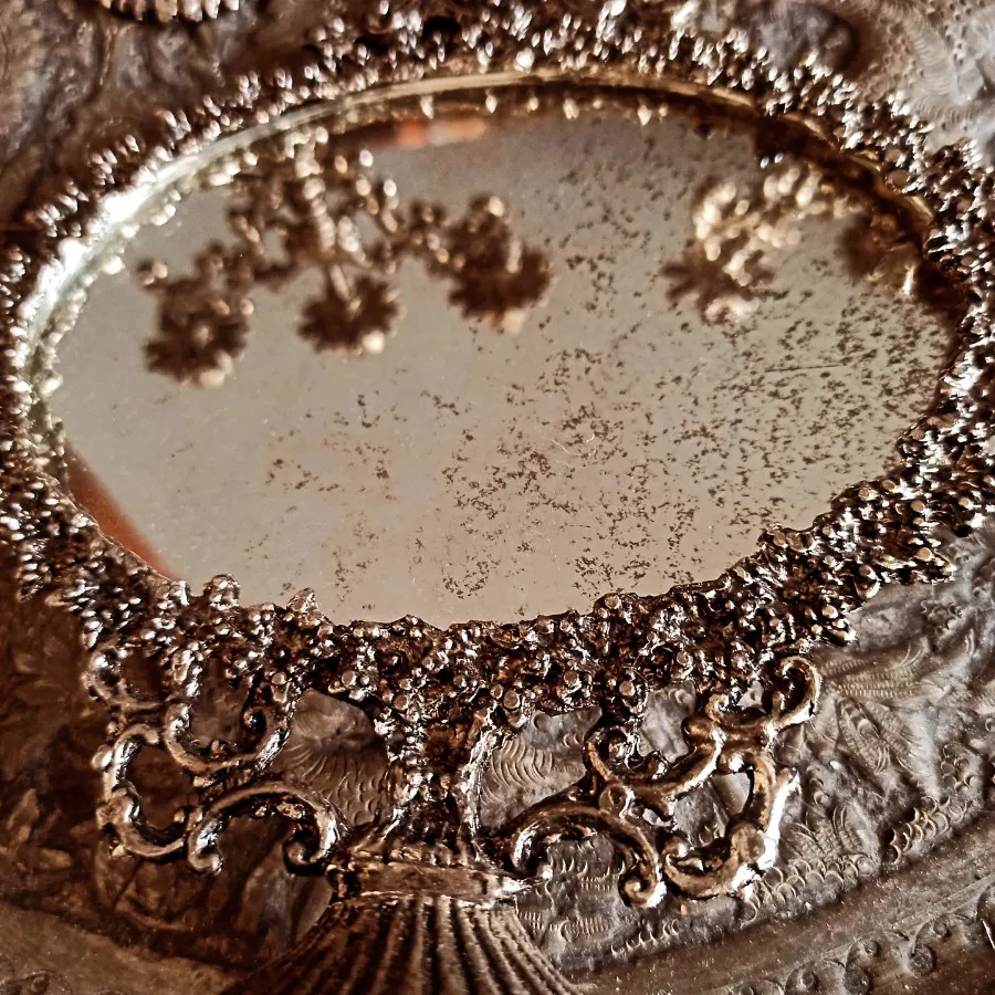 آیینه و شمعدان