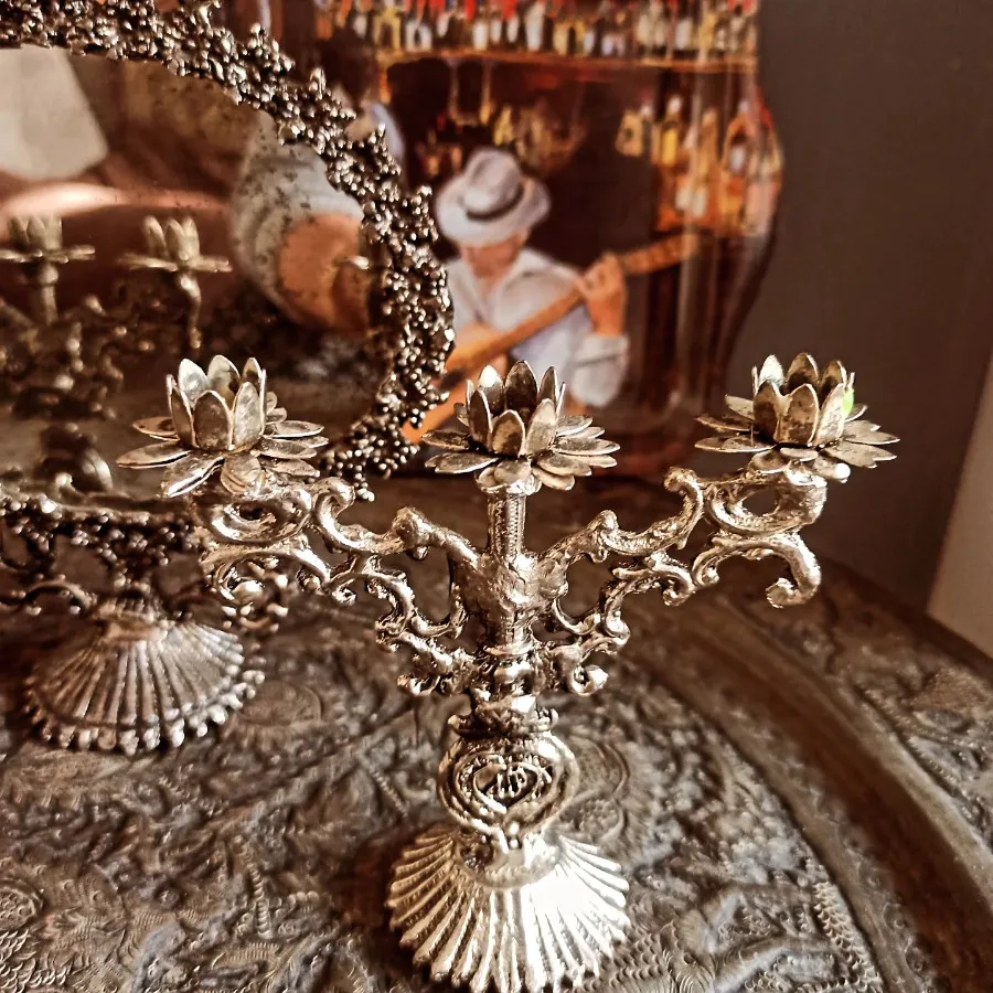 آیینه و شمعدان