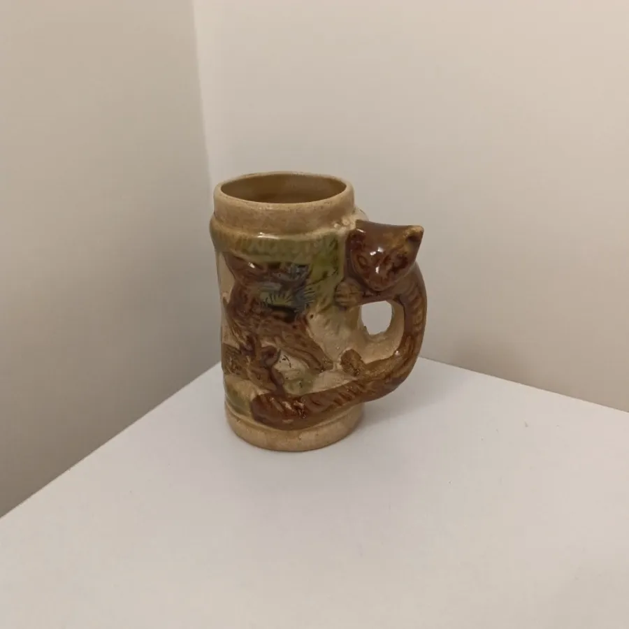 پارچ و لیوان سفالی قدیم