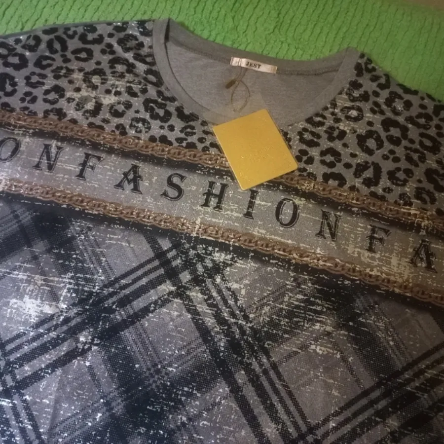 بلوز زنانه خاکستری طرحدار