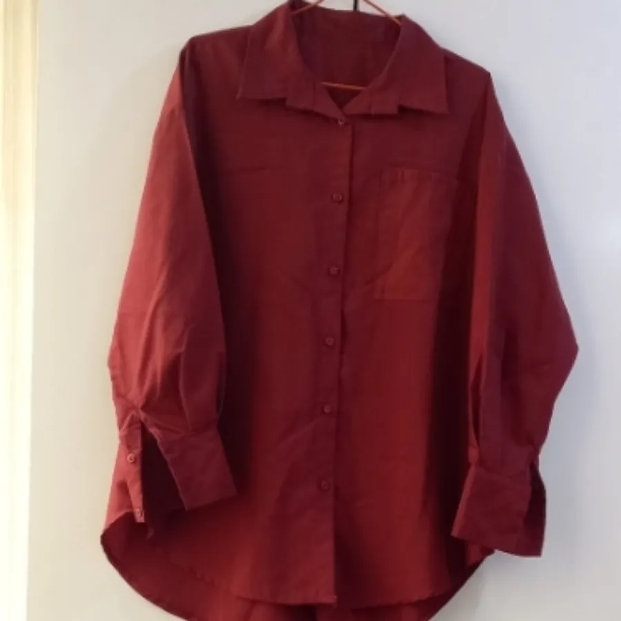 شومیز قرمز و آبی