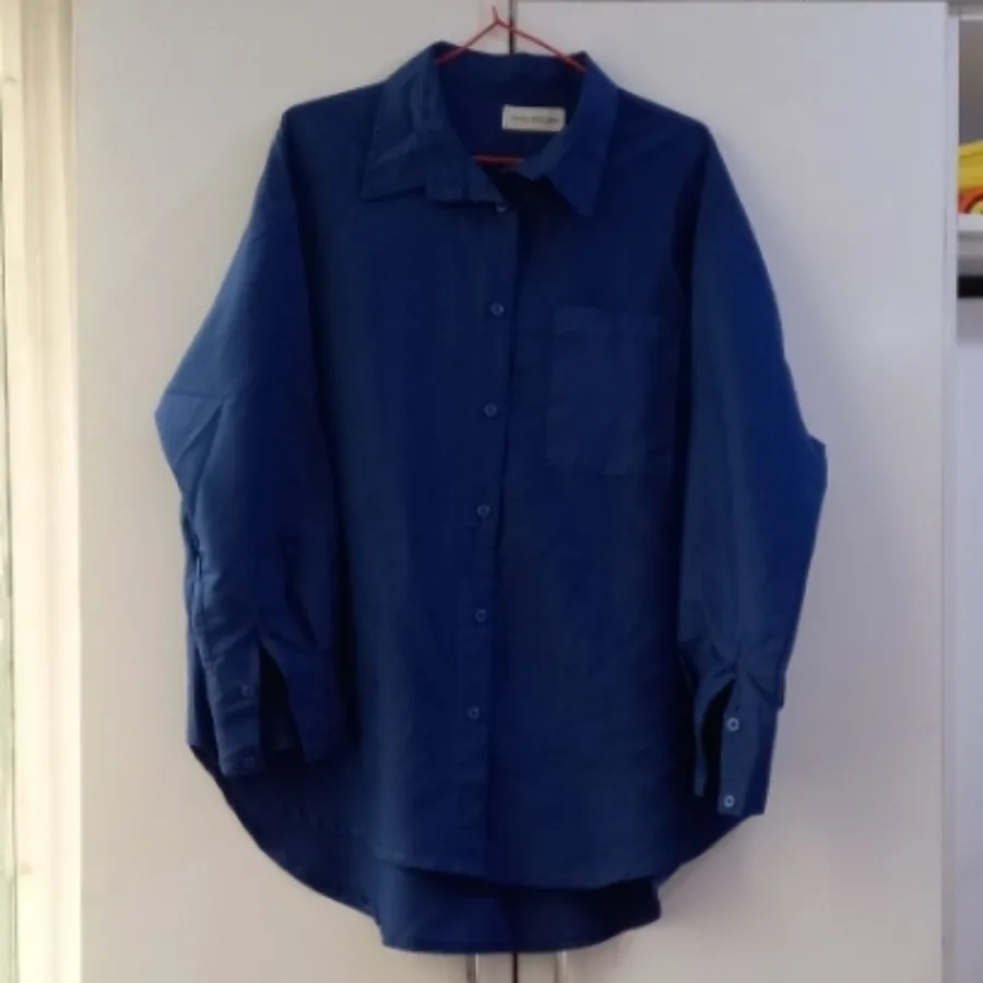 شومیز قرمز و آبی