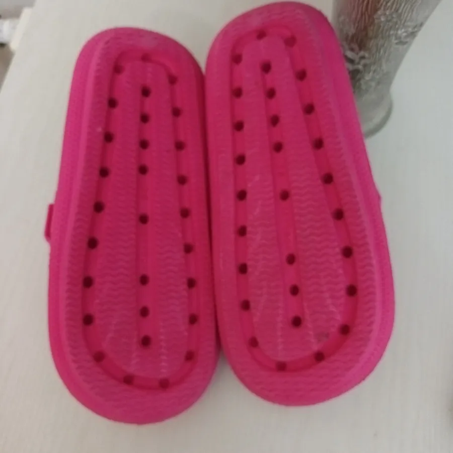 دمپایی سرخابی