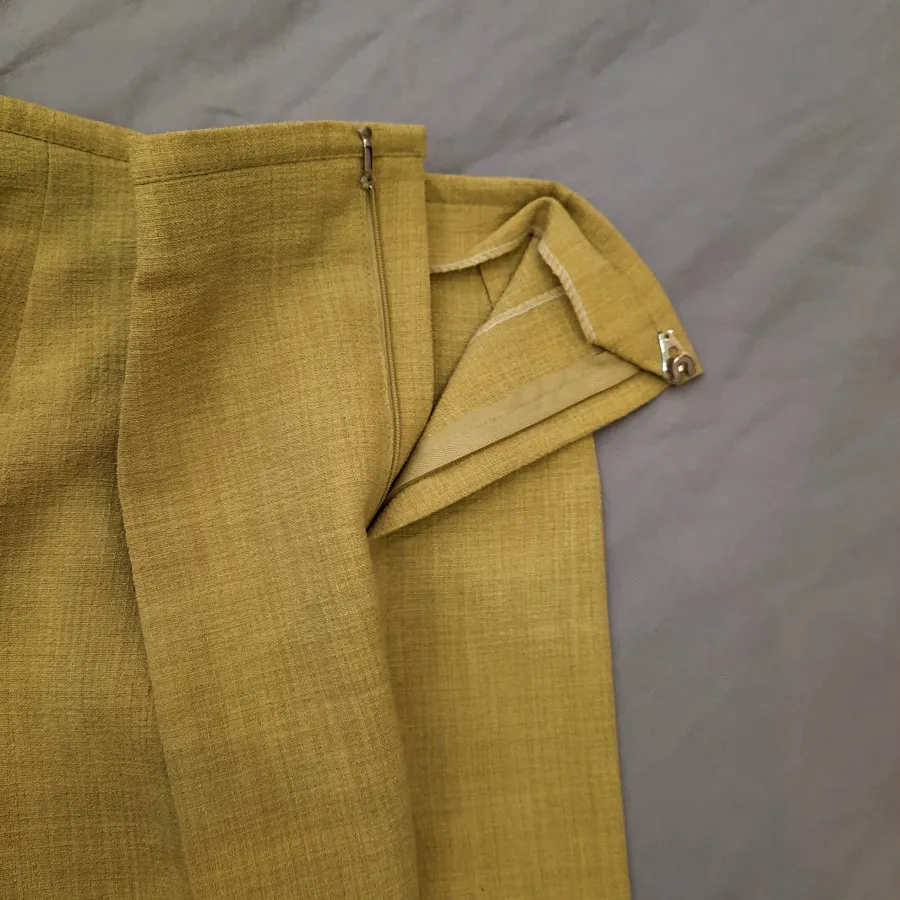 کت شلوار سبز