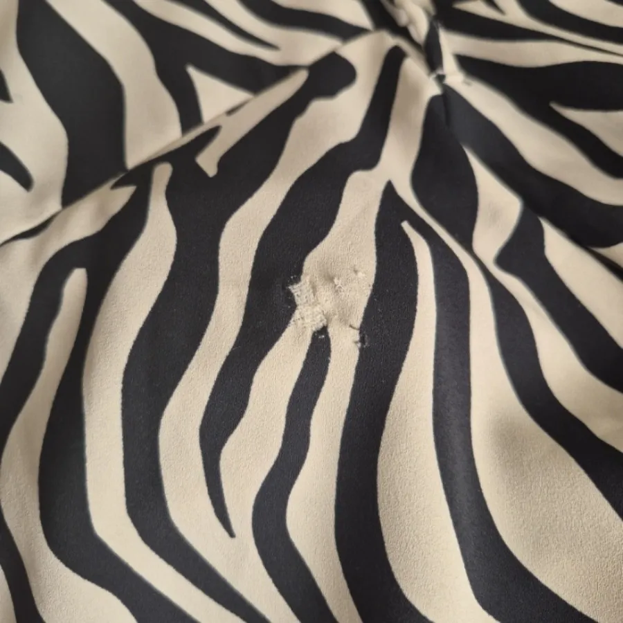 پیراهن زبرا