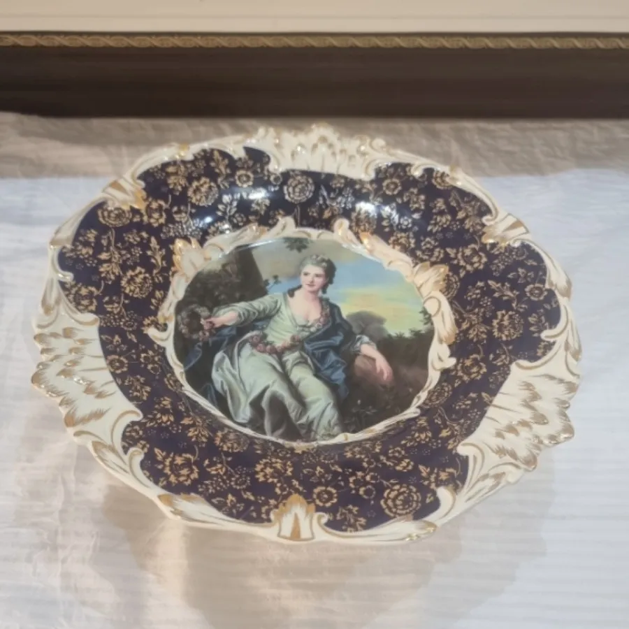 شیرینی خوری انجل