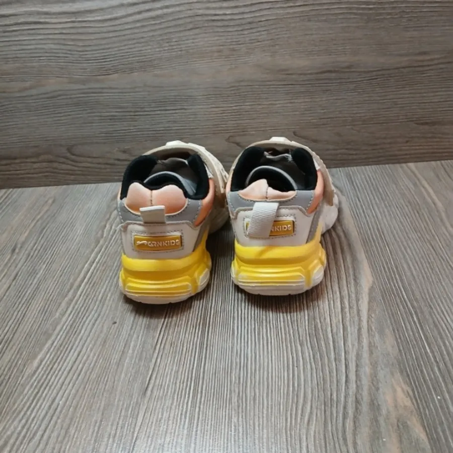 کتونی بچگانه