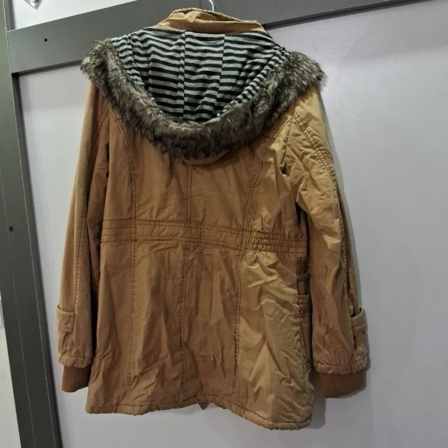 کاپشن کوتاه