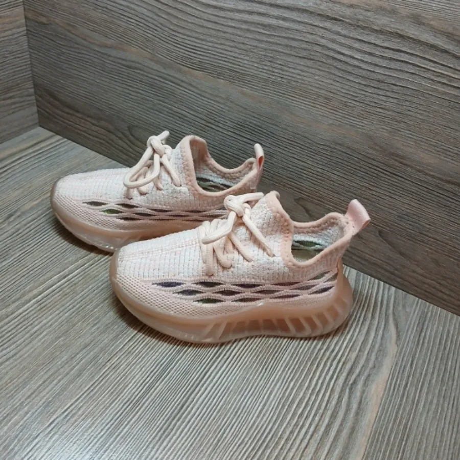 کتونی بچگانه