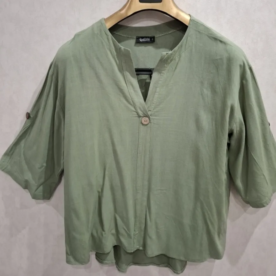 شومیز سبز جلو بسته