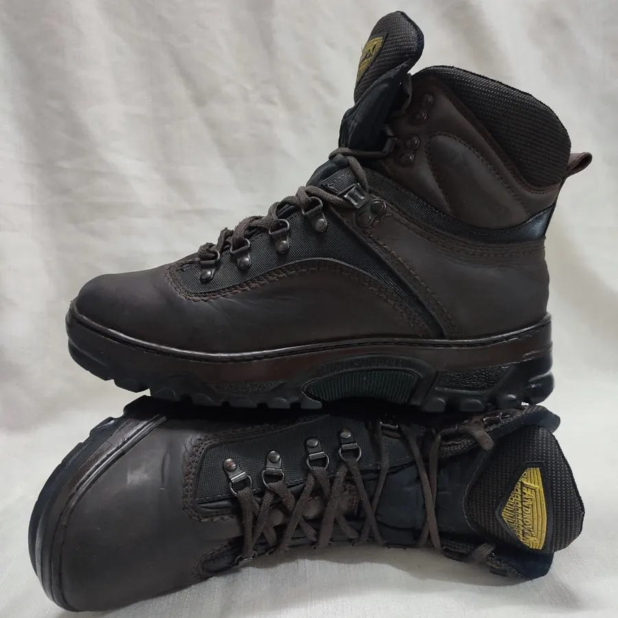 بوت لندرورز