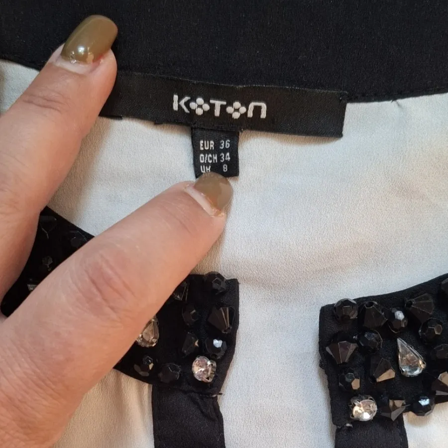 شومیز سفید برندkoTon