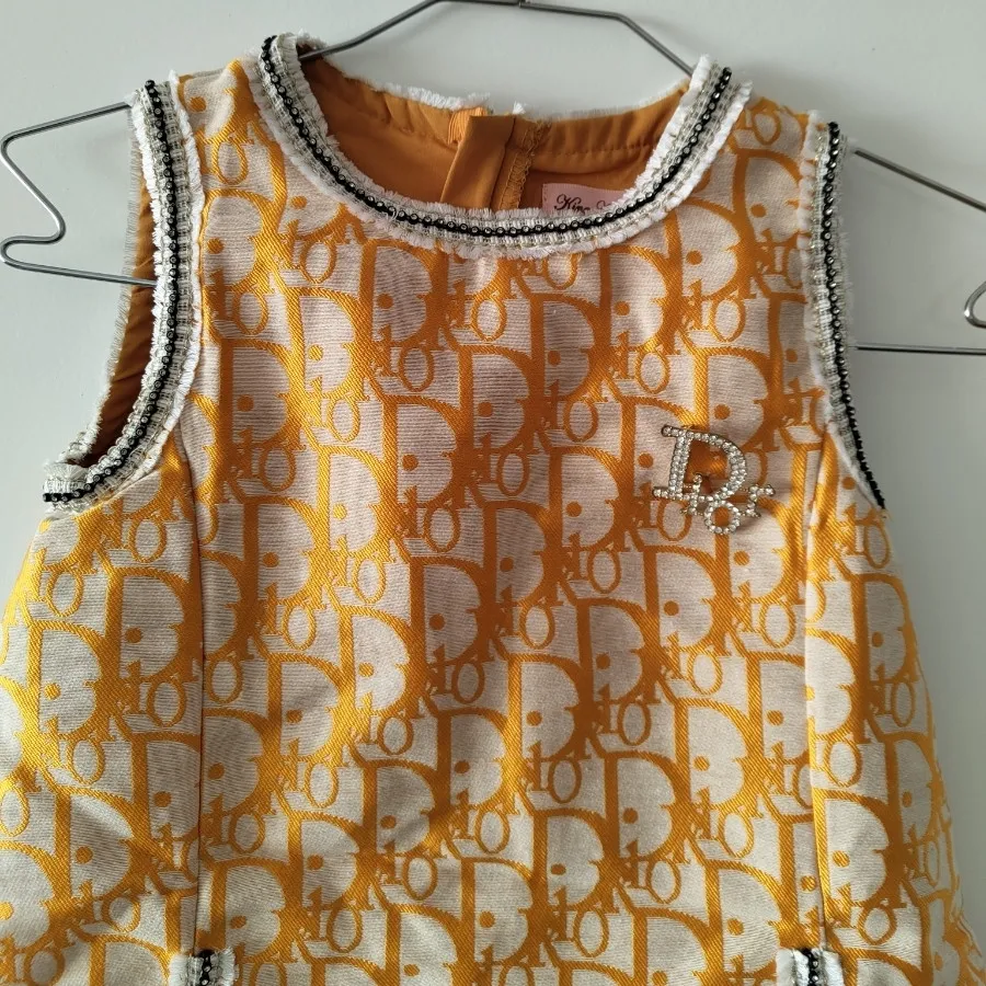 پیراهن دخترانه