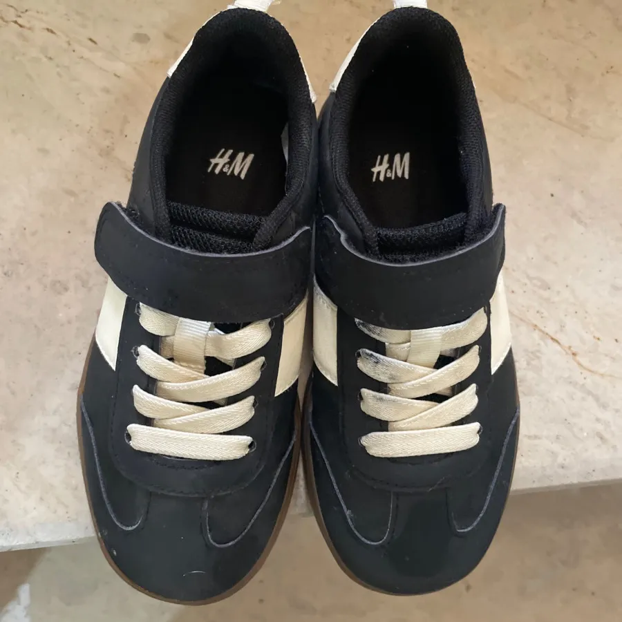 کفش اچ اند ام