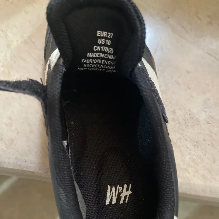 کفش اچ اند ام