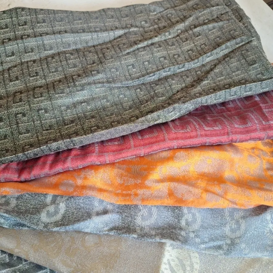 مینی اسکارف طرحدار