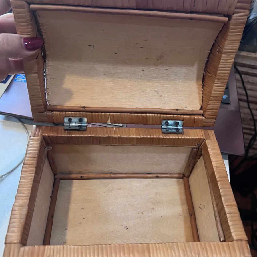 صندوق چوبی، حصیری