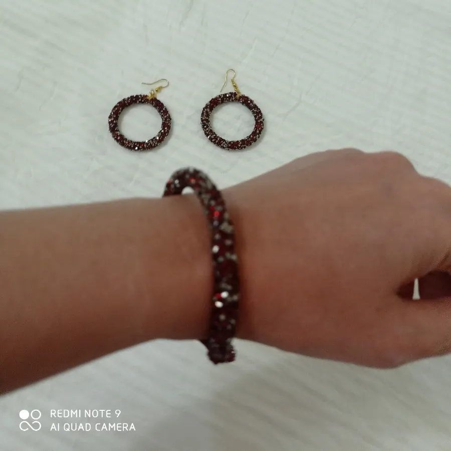 گوشواره و دستبند