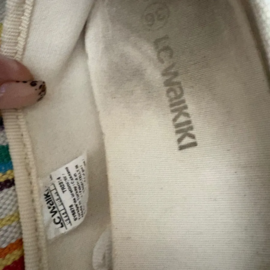 کفش برند ال سی وایکی کی