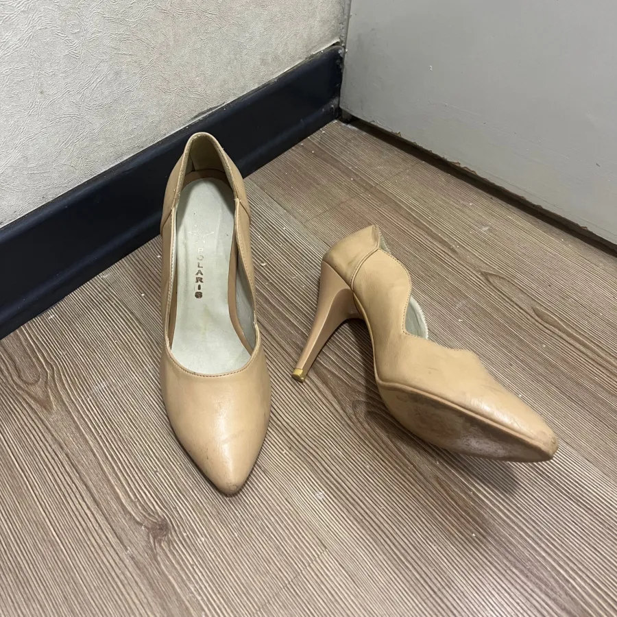 کفش پاشنه بلند