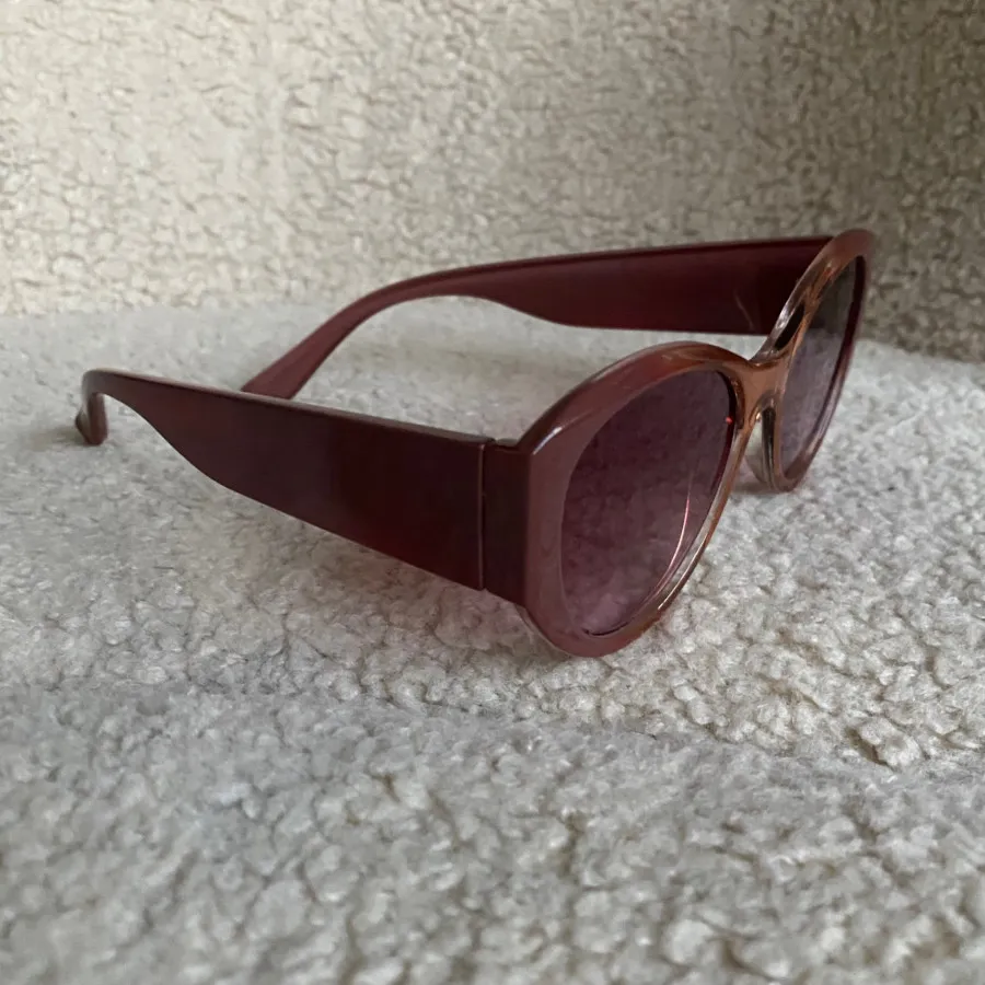 عینک آفتابی گربه ای