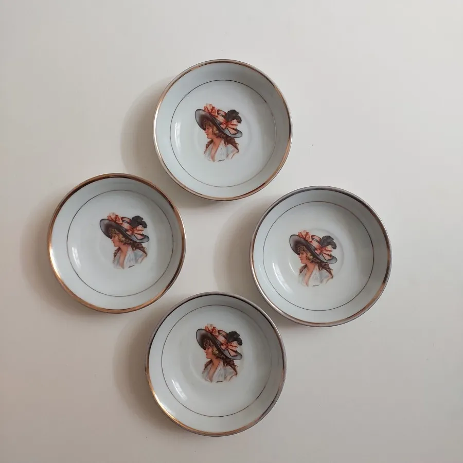 نعلبکی رخ چین قدیم