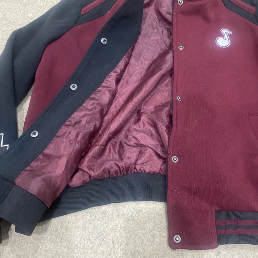 سویشرت قرمز