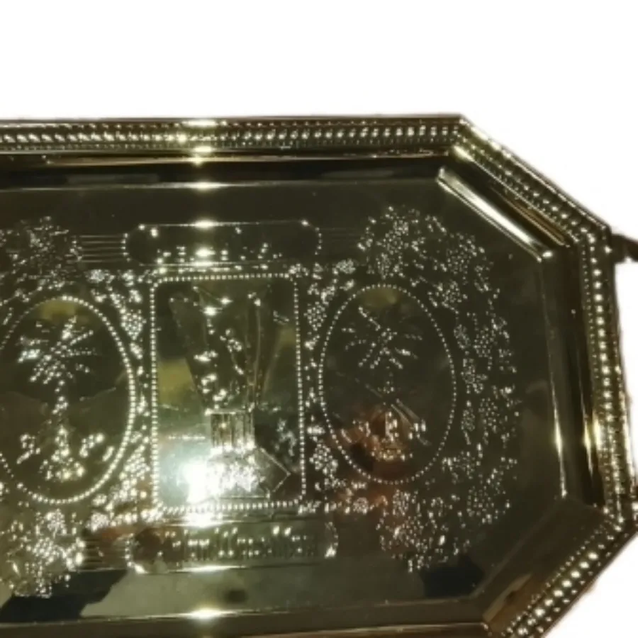 سینی آب  طلا‌ کاری شده